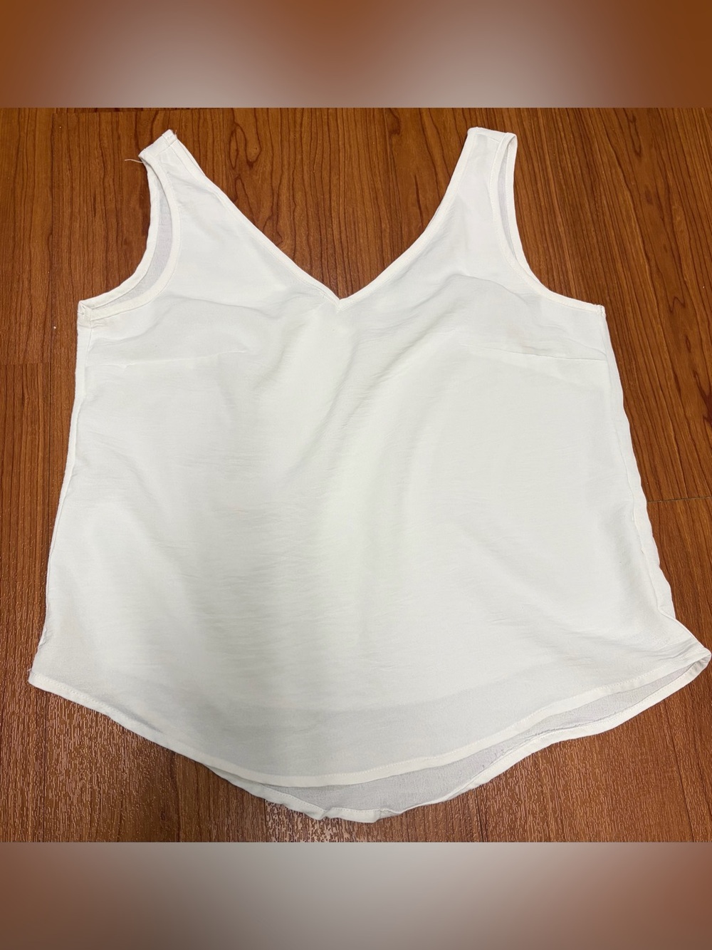 Fancyinn White V-Neck Sleeveless Layered Tank